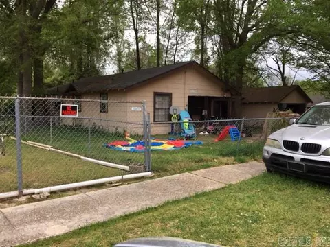 708 Spring St, El Dorado, AR 71730 photo 1