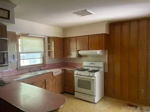 308 W Elm St, Warren, AR 71671 photo 5