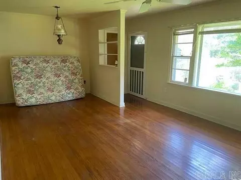 308 W Elm St, Warren, AR 71671 photo 4