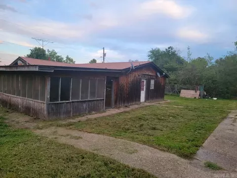 104 W Hickory St, Ozark, AR 72949 photo 1