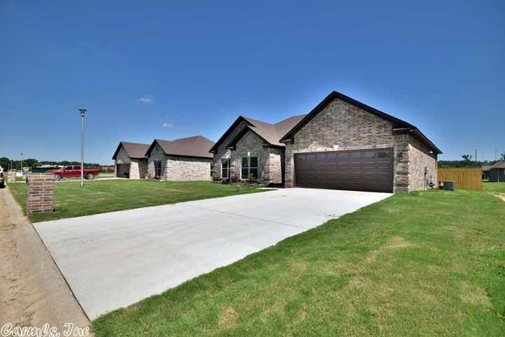 1330 Andrews Dr, Conway, AR 72032 photo 2