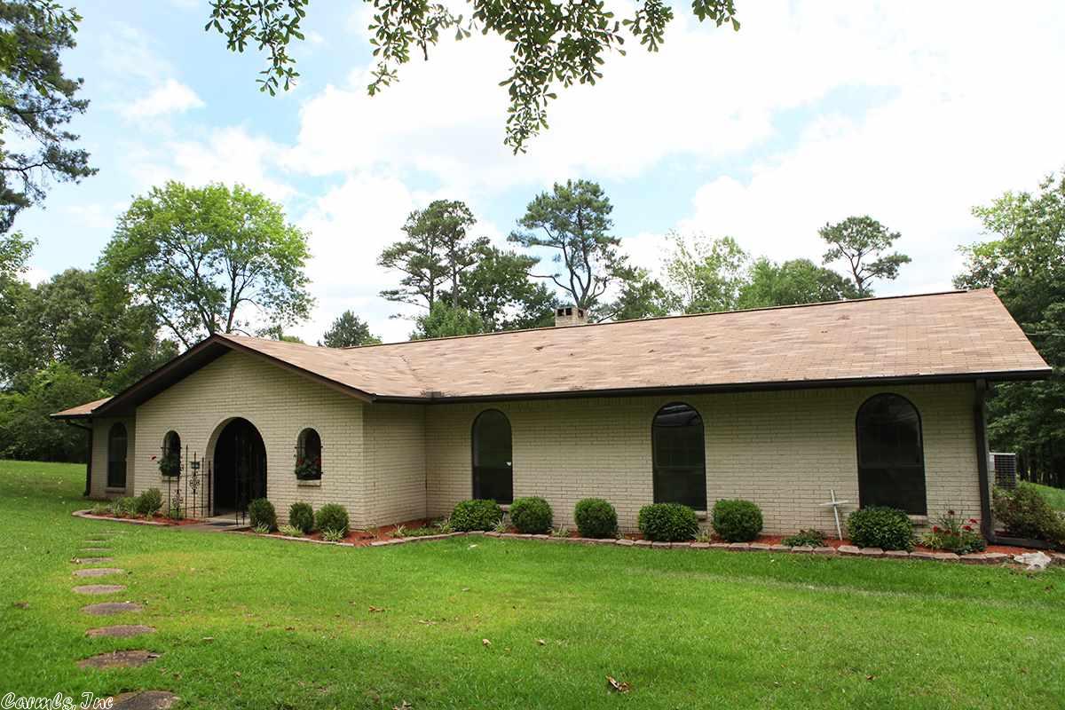 1217 Circle, De Queen, AR 71832 photo 1