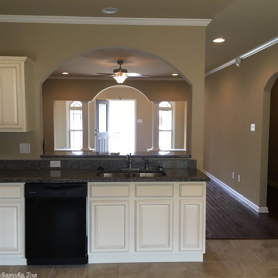 201 Crossing Pl, Bryant, AR 72022 photo 6