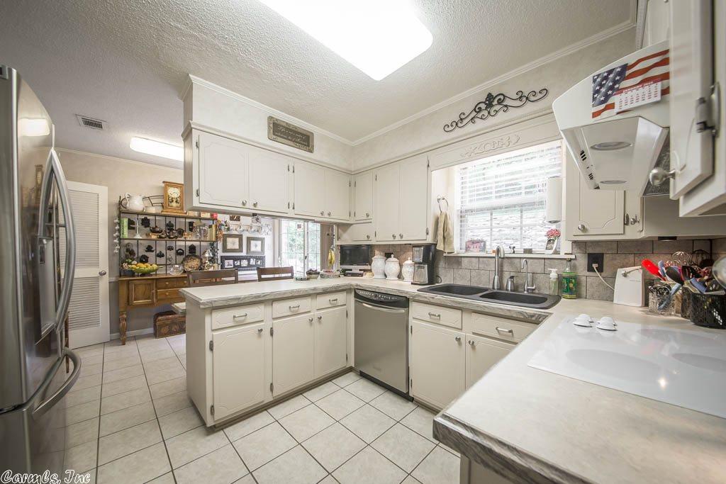 24 Greenbrier Ln, Conway, AR 72032 photo 8