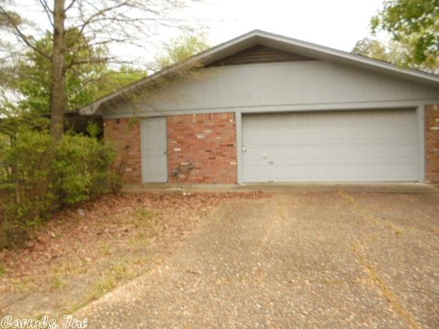 2300 N Sheraton Dr, Pine Bluff, AR 71603 photo 2