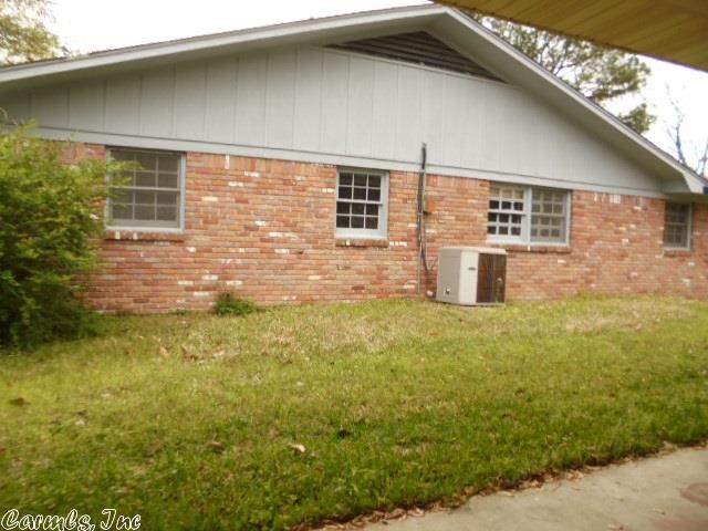 2300 N Sheraton Dr, Pine Bluff, AR 71603 photo 4