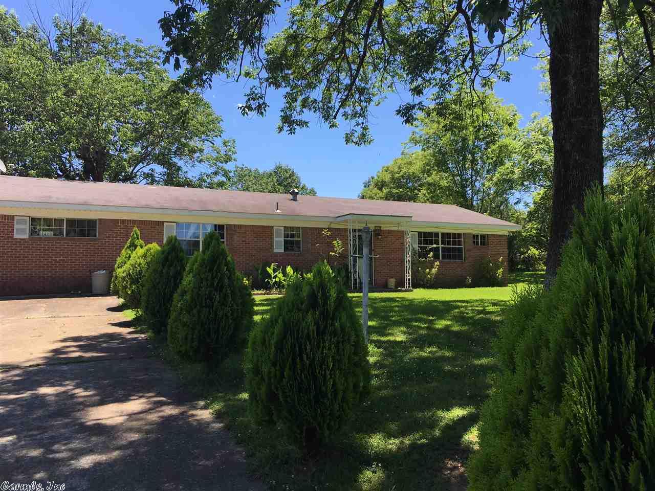 1418 N Maple, De Queen, AR 71833 photo 1