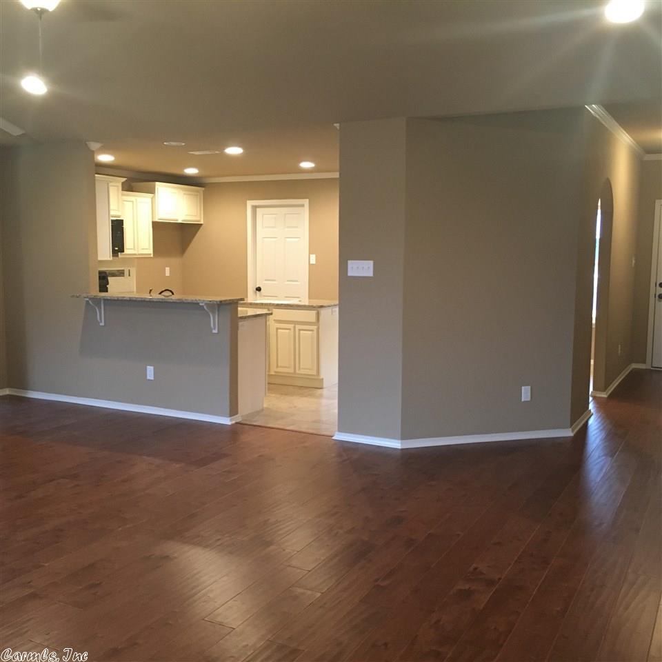 303 Crossing Ct, Bryant, AR 72022 photo 8