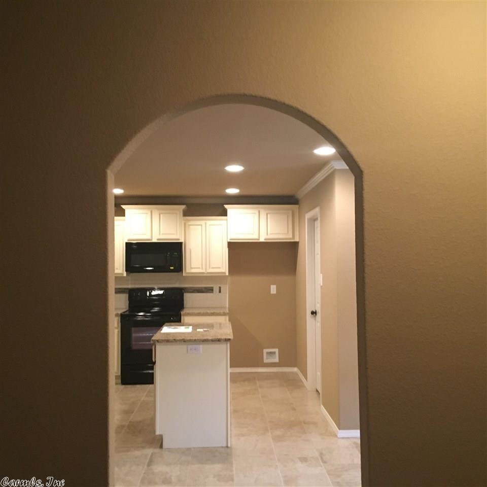 303 Crossing Ct, Bryant, AR 72022 photo 11