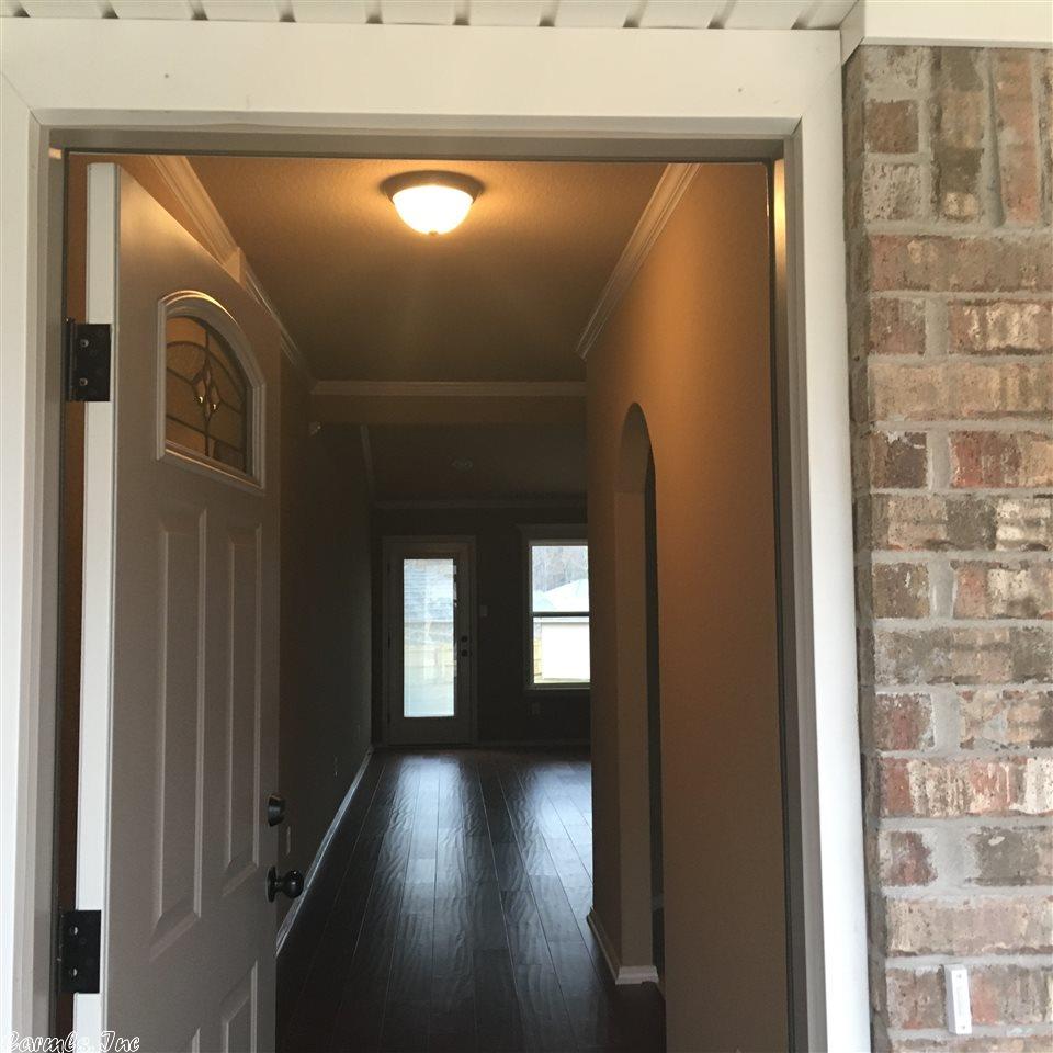 303 Crossing Ct, Bryant, AR 72022 photo 2