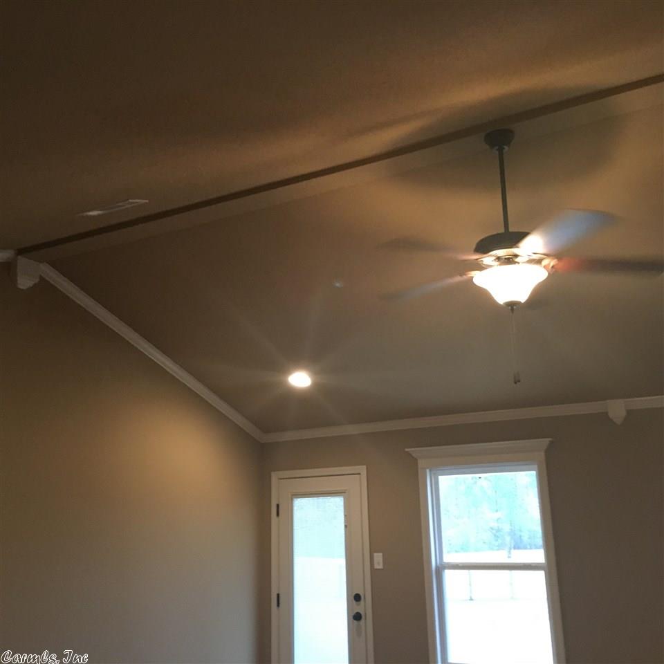 303 Crossing Ct, Bryant, AR 72022 photo 5