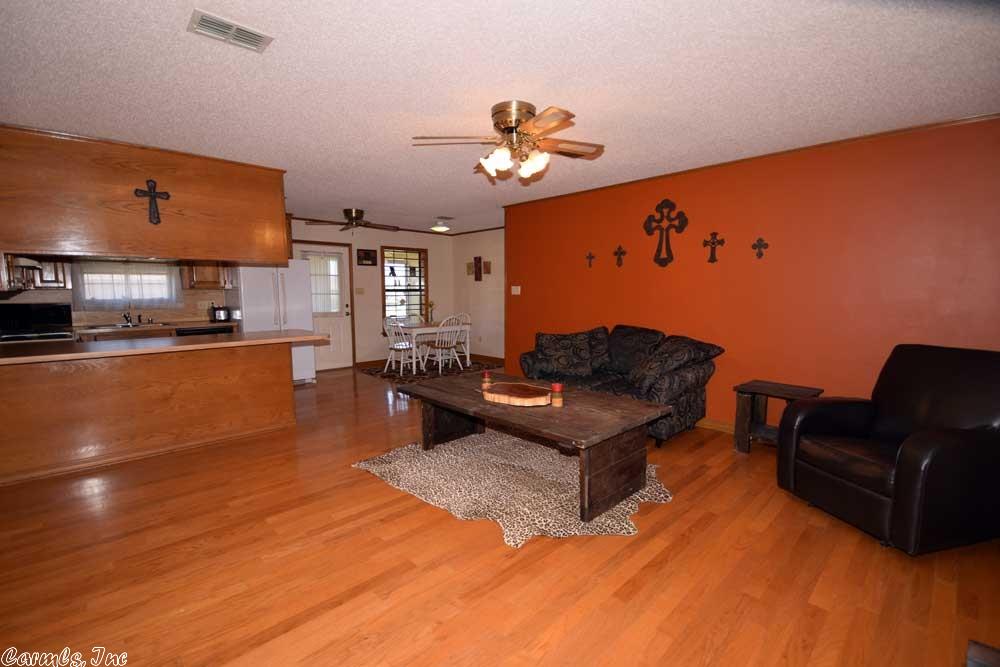 68 Simpson Dr, Vilonia, AR 72173 photo 3
