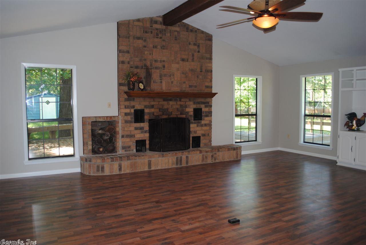 8 Hallous St, Conway, AR 72032 photo 4