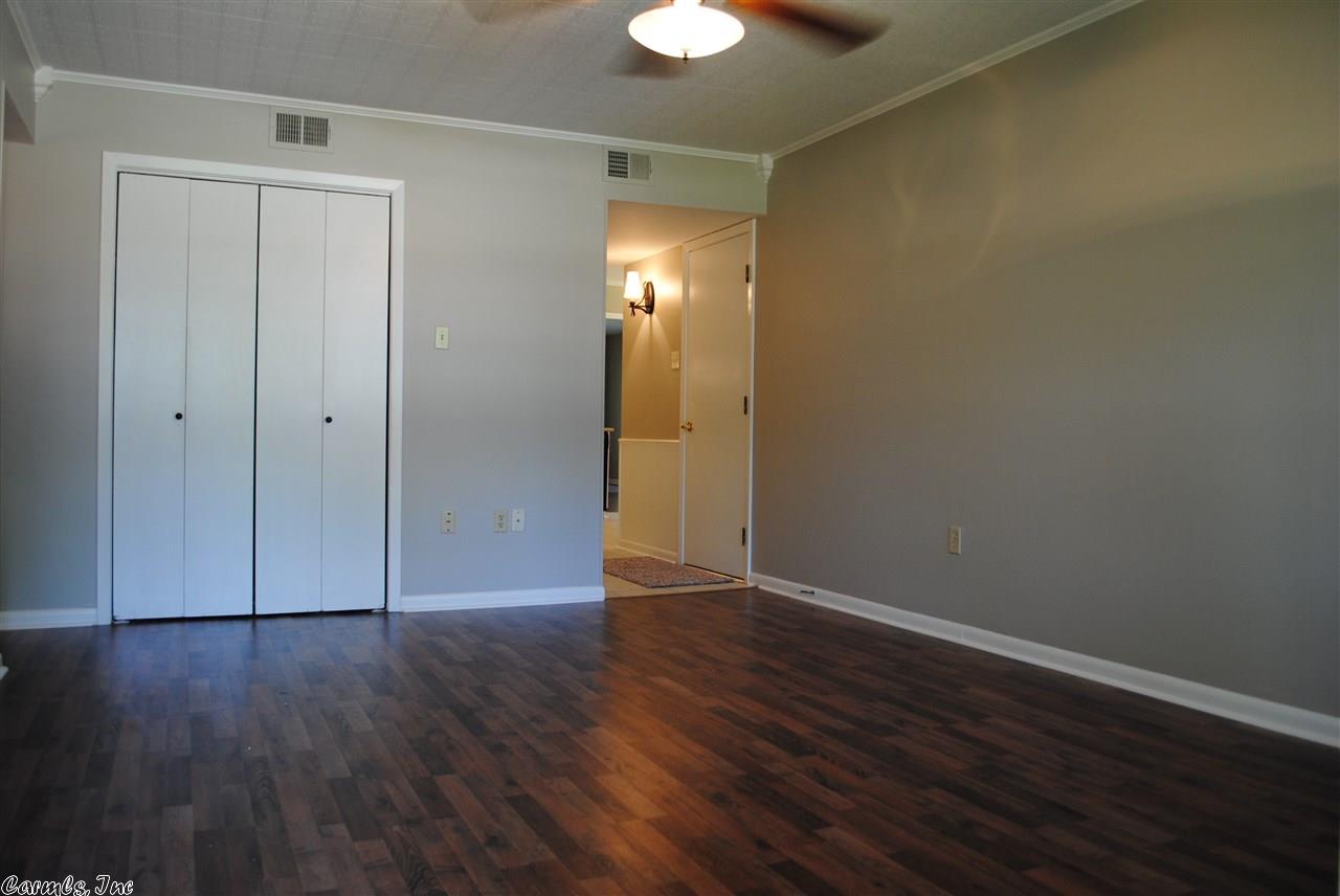 8 Hallous St, Conway, AR 72032 photo 5
