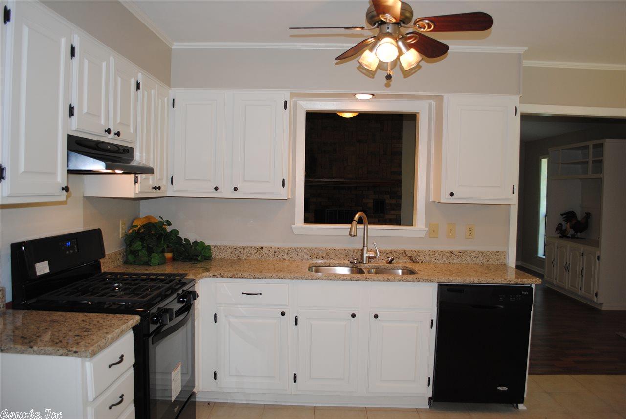 8 Hallous St, Conway, AR 72032 photo 6