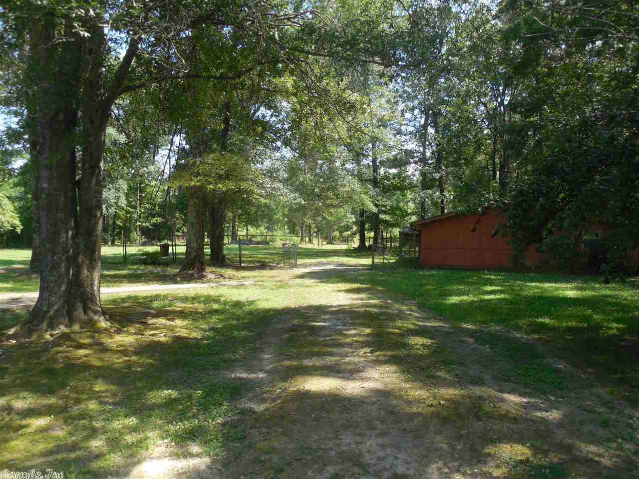 1500 Red Oak Ln, Pine Bluff, AR 71603 photo 2