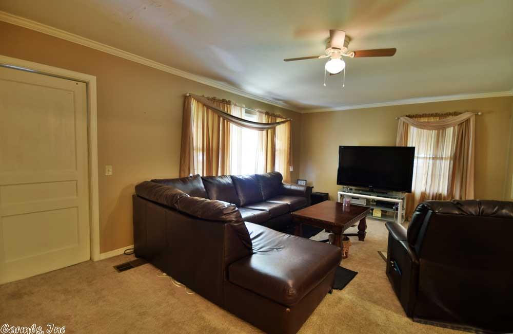 1922 Independence St, Conway, AR 72034 photo 4