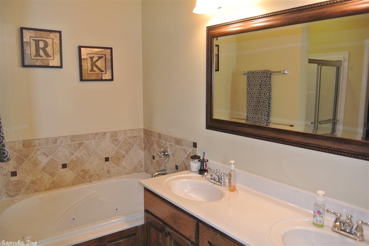 1195 Oak Glenn Loop, Bryant, AR 72022 photo 14