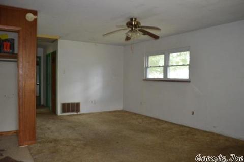 614 Hicks St, Lonoke, AR 72086 photo 2