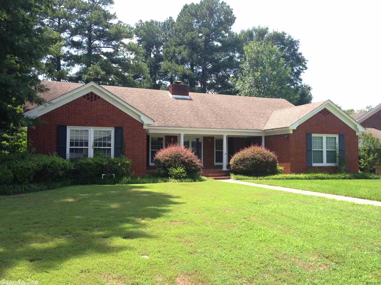 4216 S Cherry St, Pine Bluff, AR 71603 photo 1