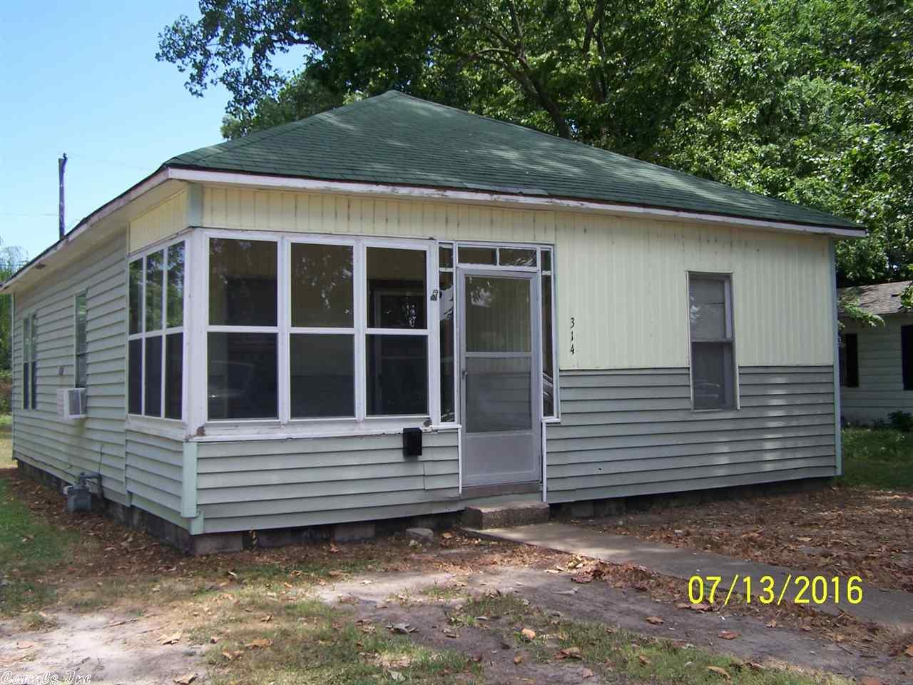 314 Pine, Trumann, AR 72472 photo 1