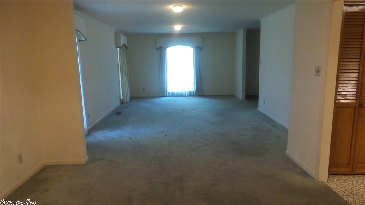 2300 Forest Knoll Dr, Pine Bluff, AR 71603 photo 4