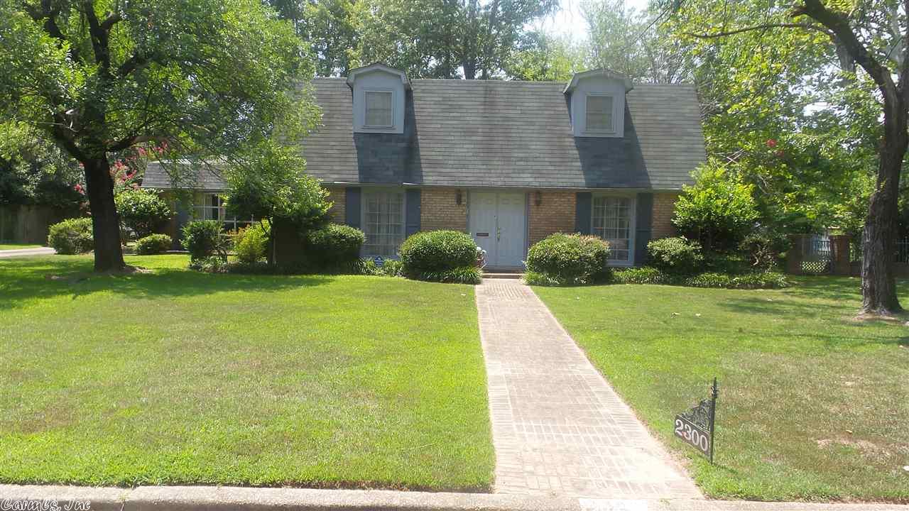 2300 Forest Knoll Dr, Pine Bluff, AR 71603 photo 1