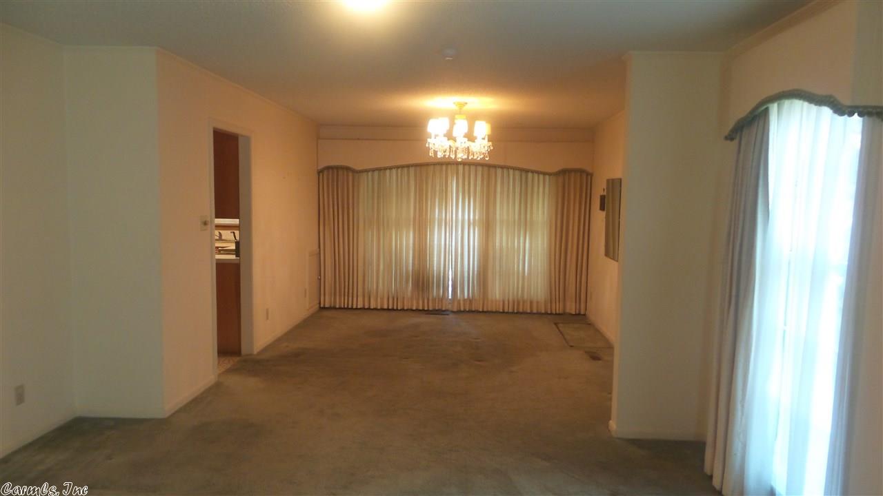 2300 Forest Knoll Dr, Pine Bluff, AR 71603 photo 3