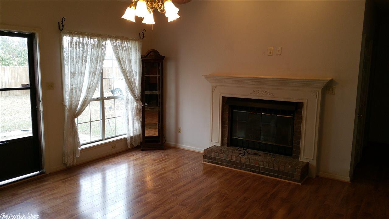 2109 Windsor Colony Dr, Pine Bluff, AR 71603 photo 2