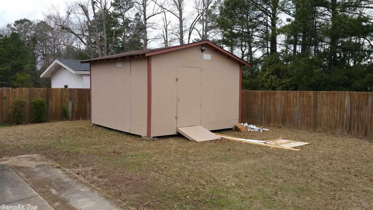 2109 Windsor Colony Dr, Pine Bluff, AR 71603 photo 3