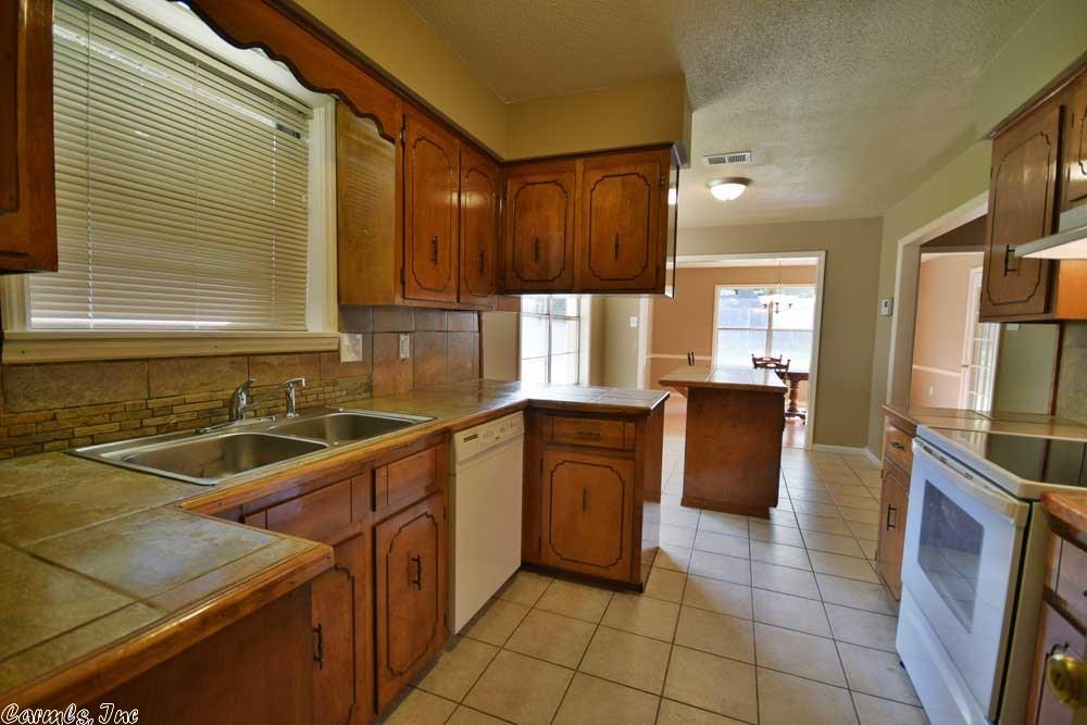 1318 Sunset, Conway, AR 72034 photo 19