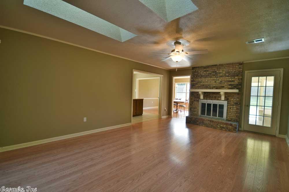1318 Sunset, Conway, AR 72034 photo 3
