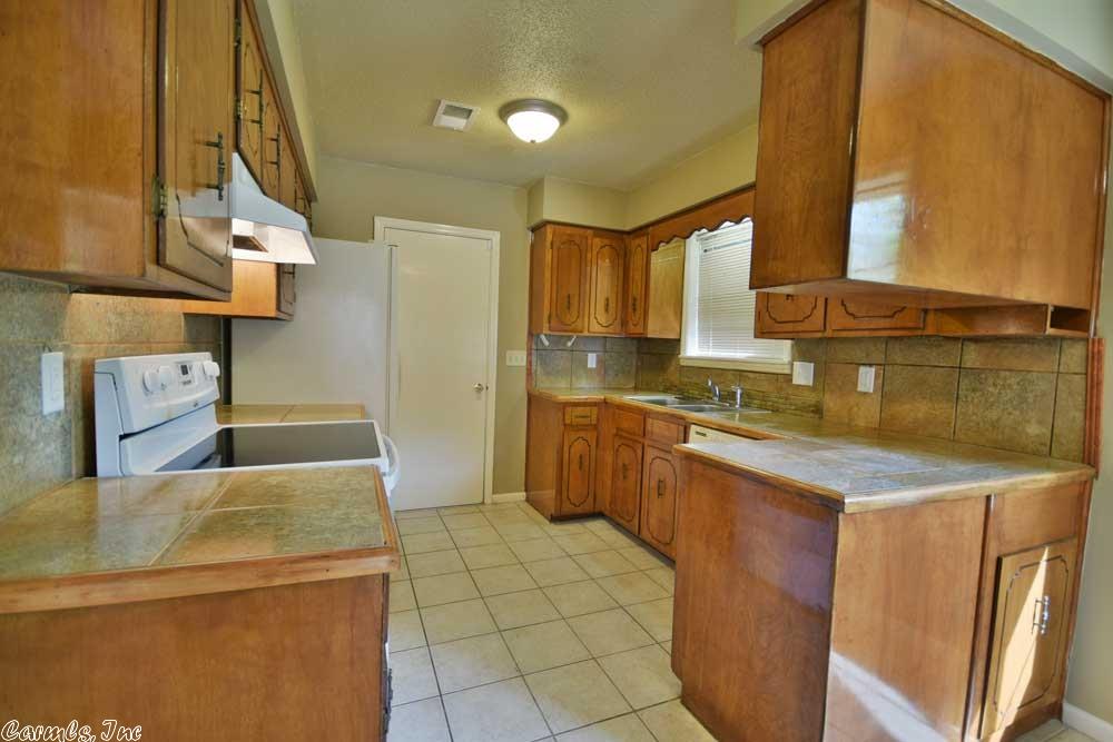 1318 Sunset, Conway, AR 72034 photo 13