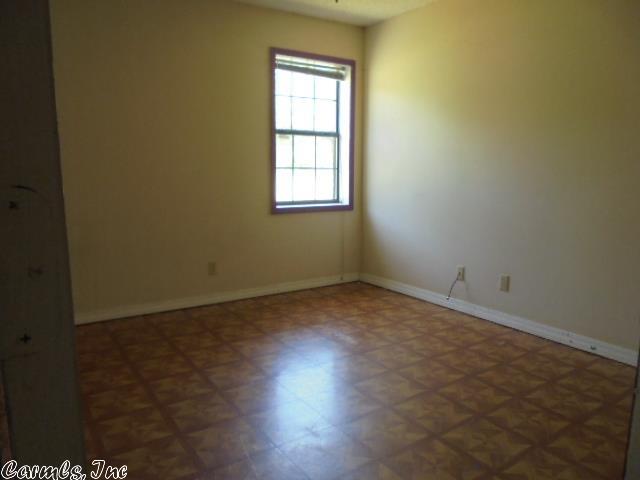 305 E Cedar St, Brinkley, AR 72021 photo 9