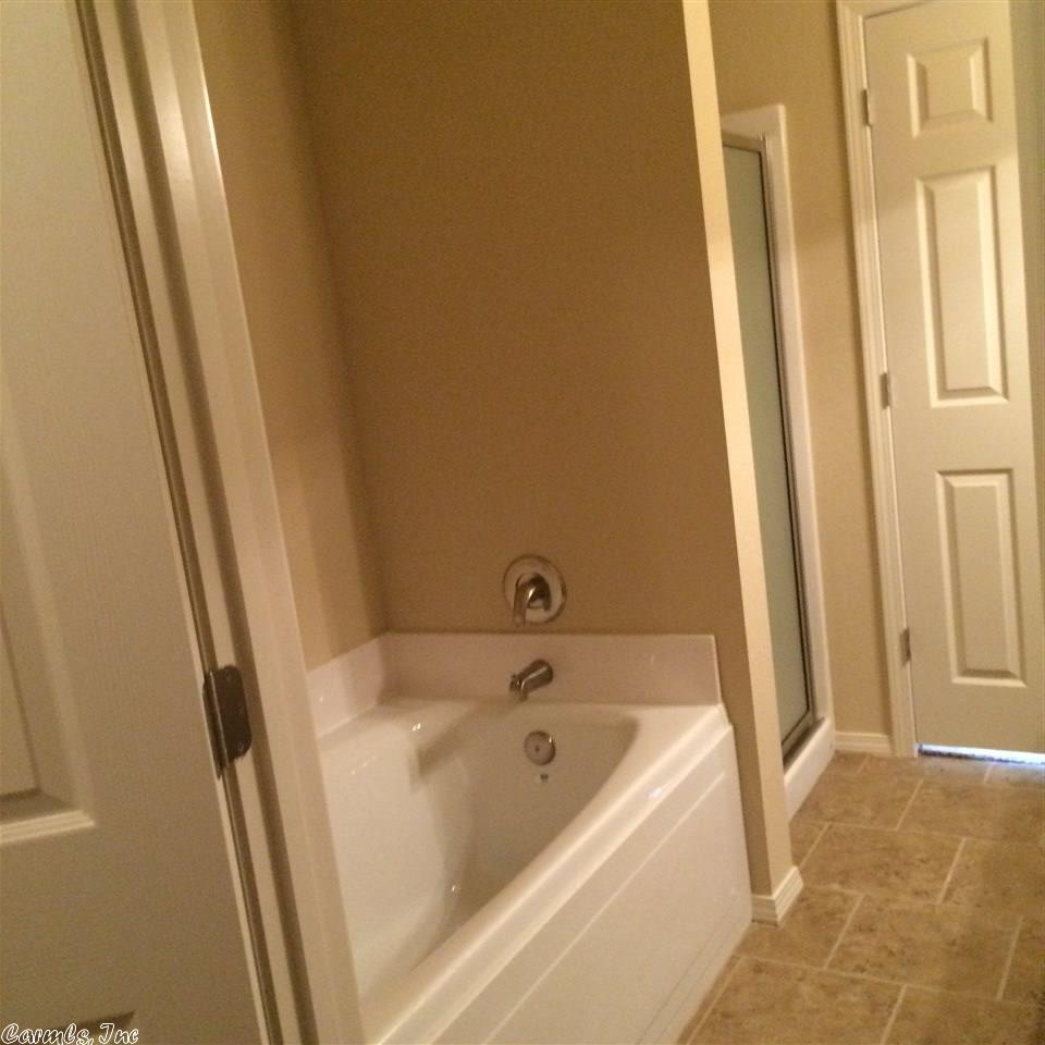 202 Crossing Pl, Bryant, AR 72022 photo 5