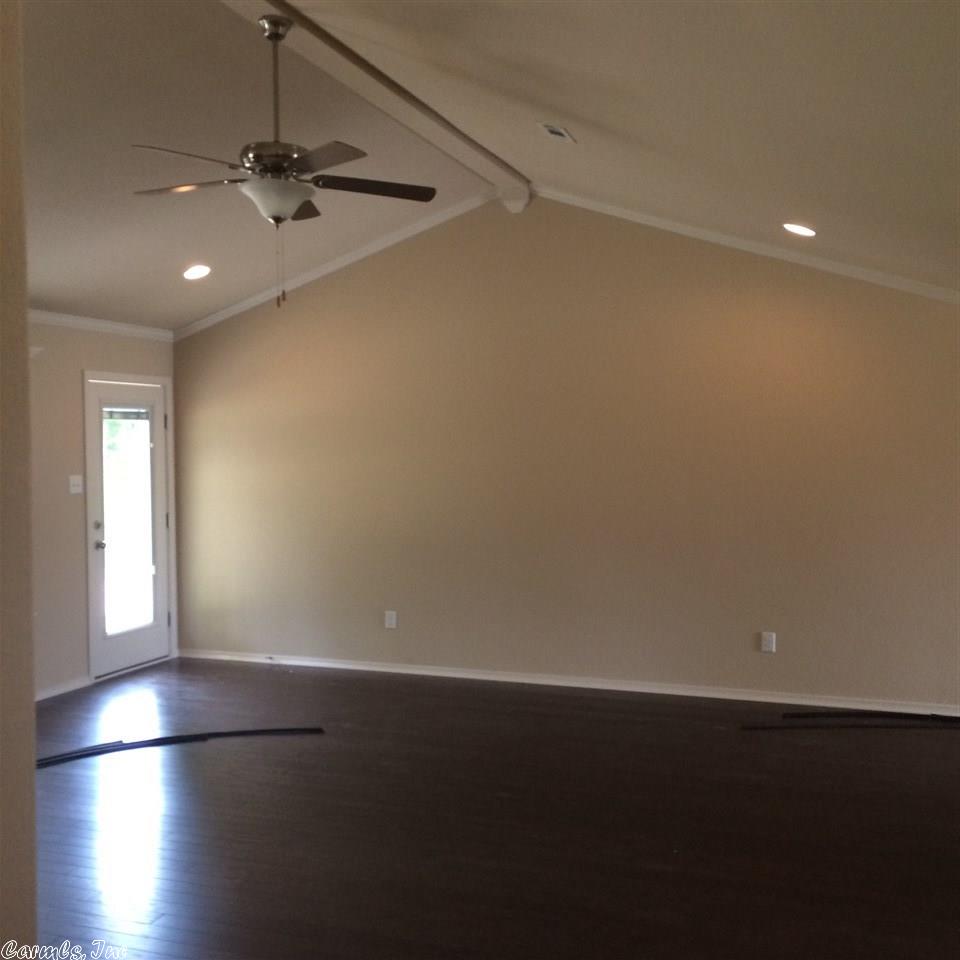 202 Crossing Pl, Bryant, AR 72022 photo 4
