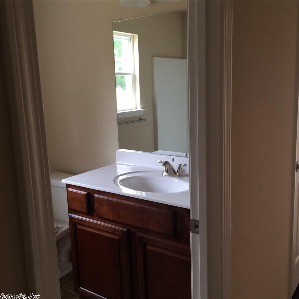 202 Crossing Pl, Bryant, AR 72022 photo 9