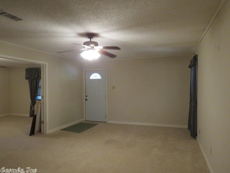10831 Jacks Rd, Pine Bluff, AR 71603 photo 4