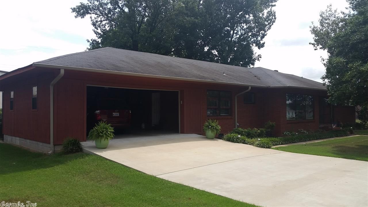 345 Thomas St, Trumann, AR 72472 photo 4