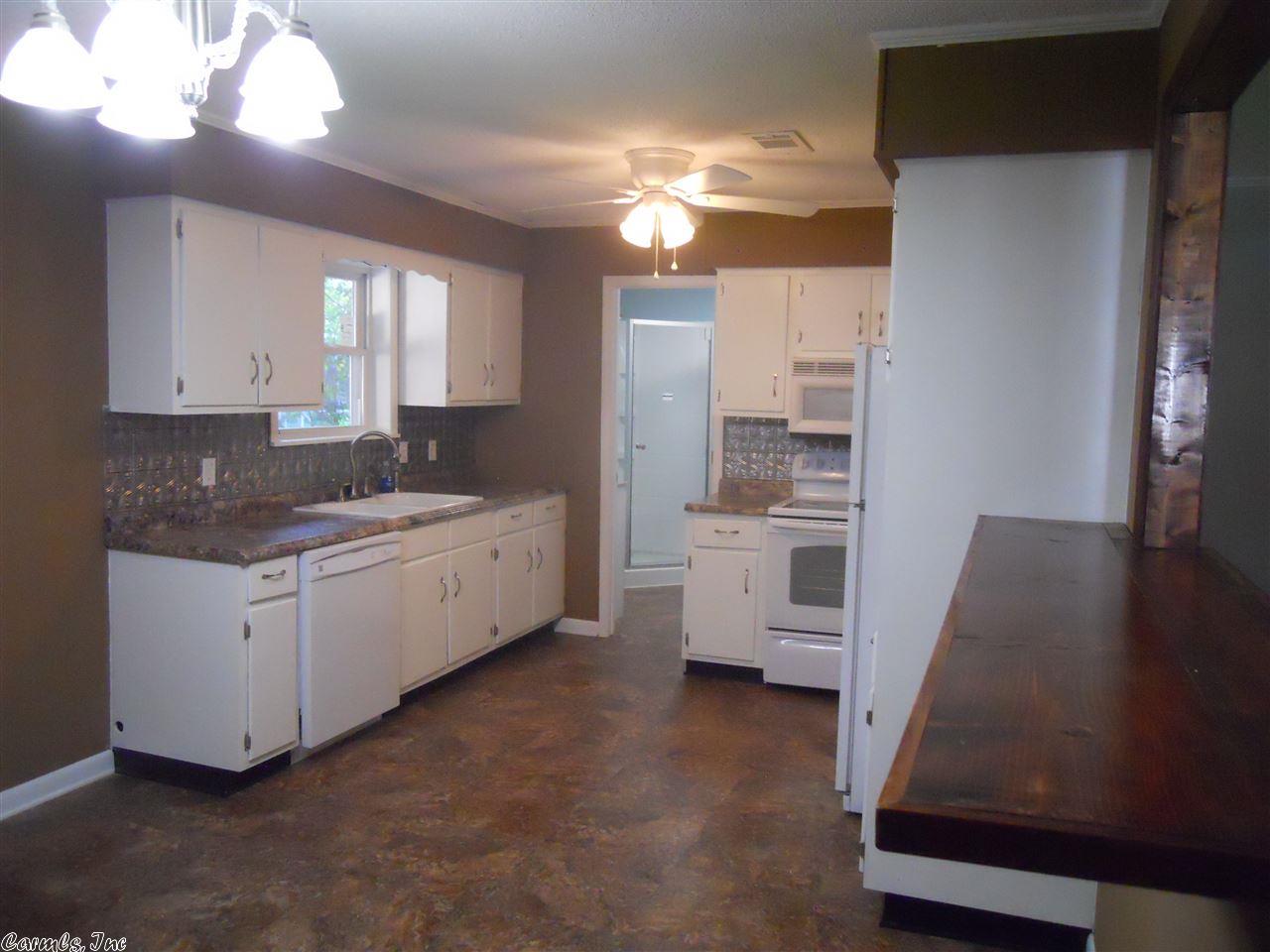 421 E 2nd, Lonoke, AR 72086 photo 13
