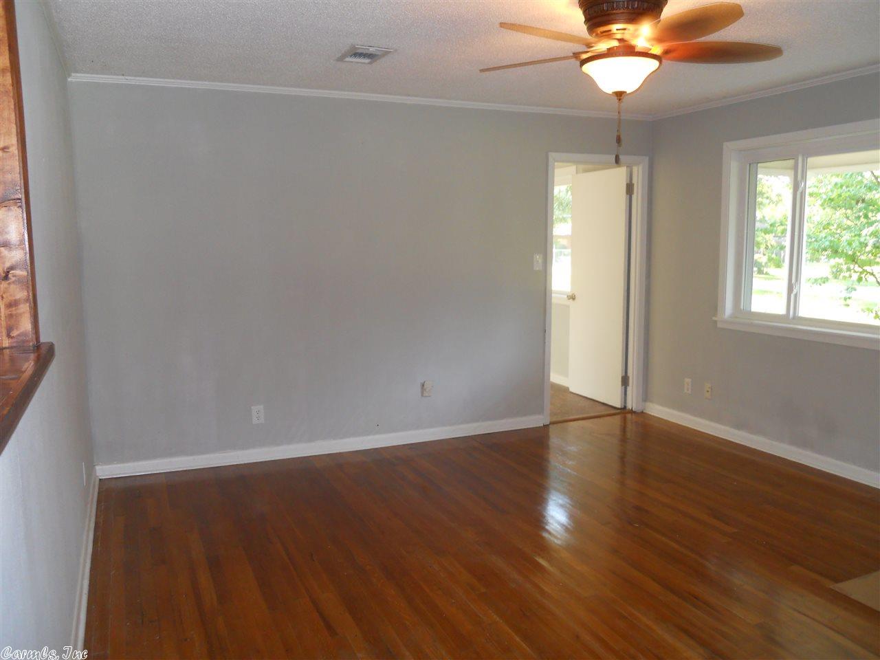 421 E 2nd, Lonoke, AR 72086 photo 4