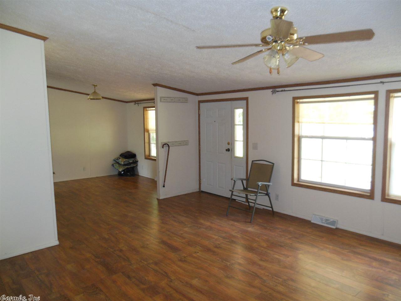 196 Spring, Searcy, AR 72143 photo 4