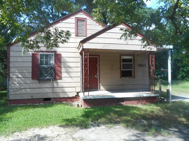 1801 W 27th St, Pine Bluff, AR 71603 photo 1