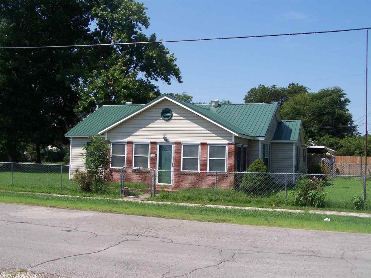 300 Locust, Trumann, AR 72472 photo 1