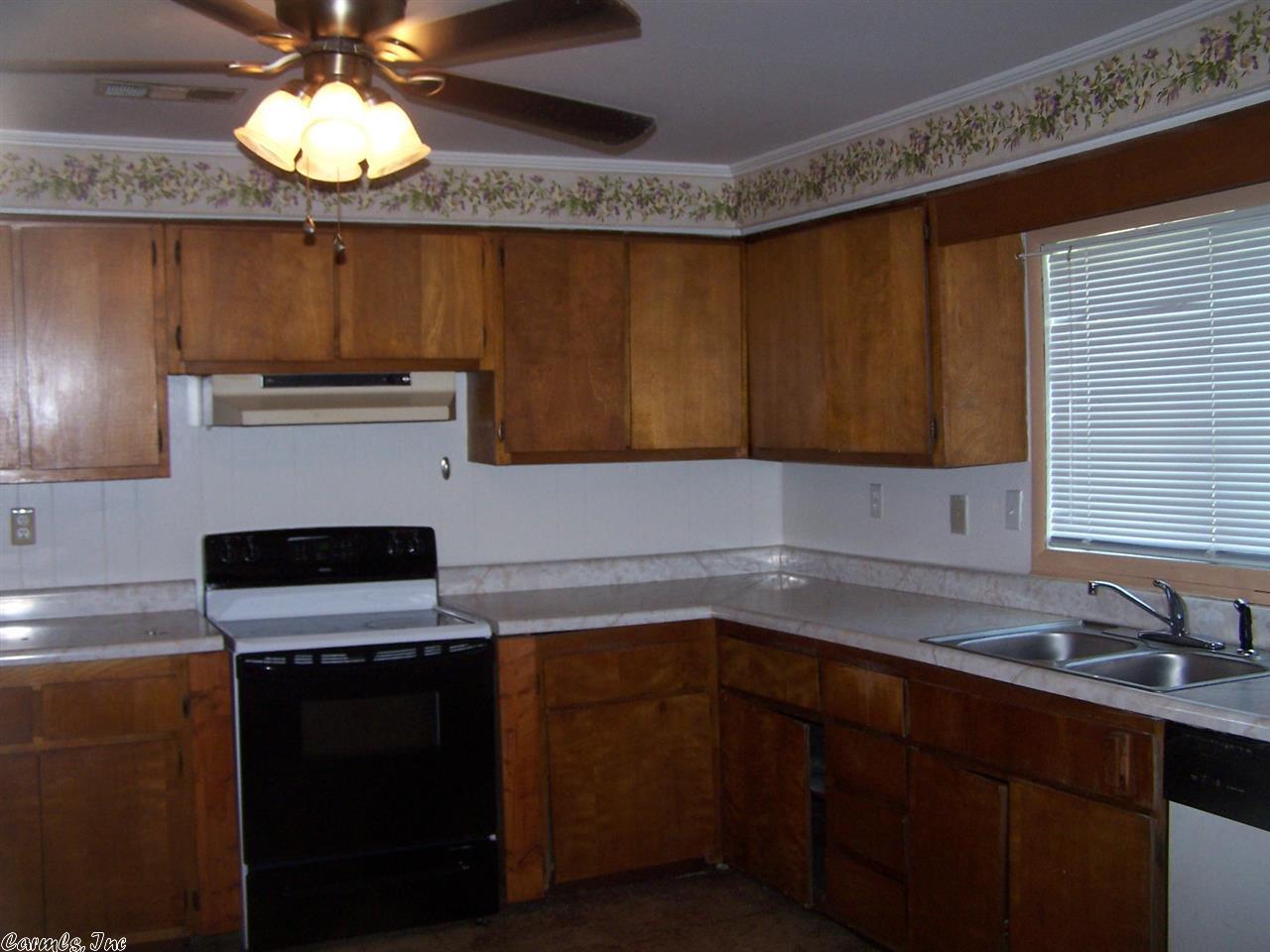 300 Locust, Trumann, AR 72472 photo 3