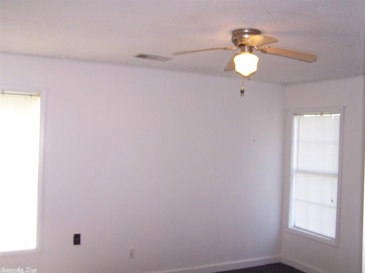 300 Locust, Trumann, AR 72472 photo 2