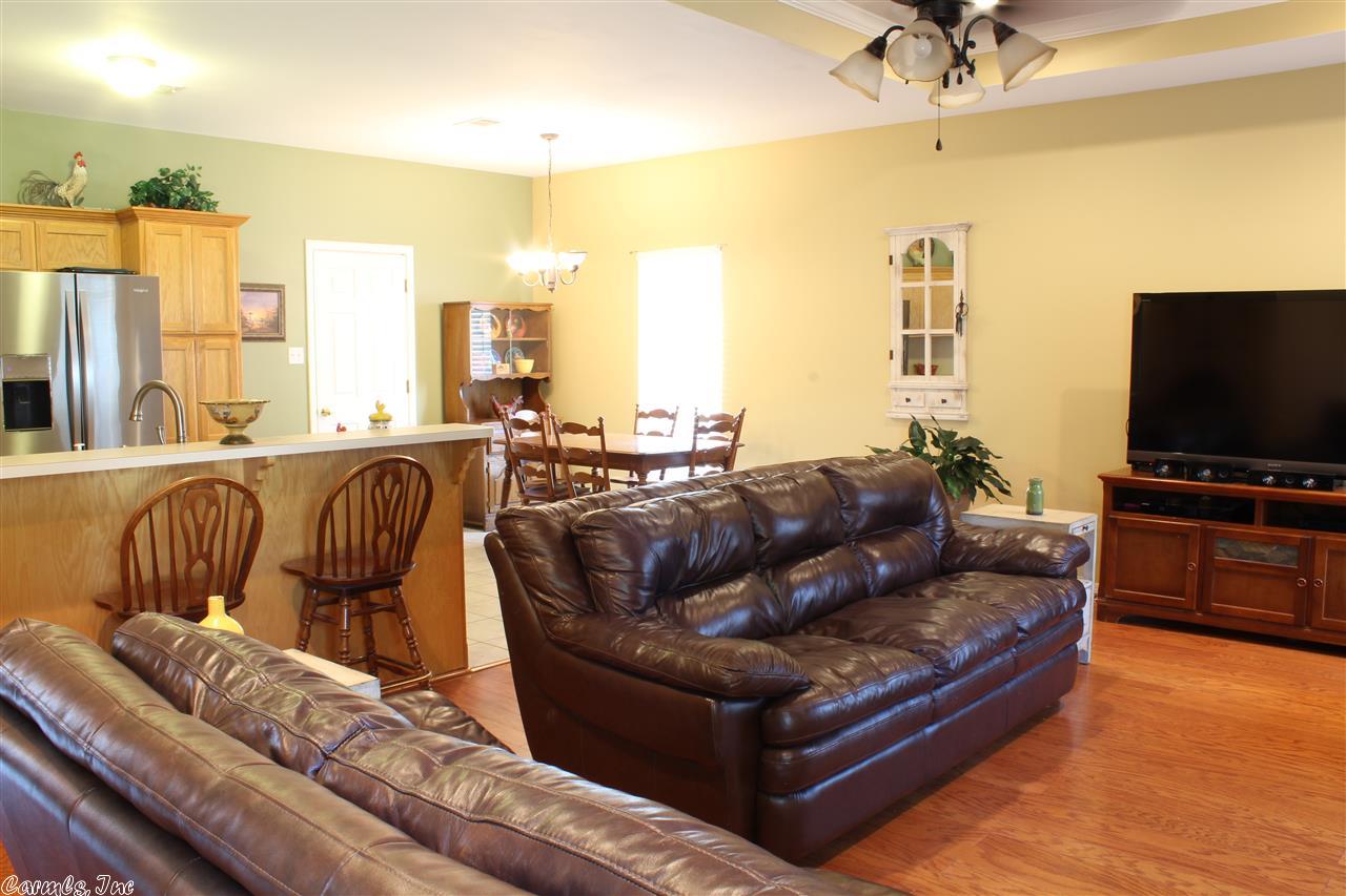 1509 Pleasant Pointe Cir, Bryant, AR 72022 photo 3