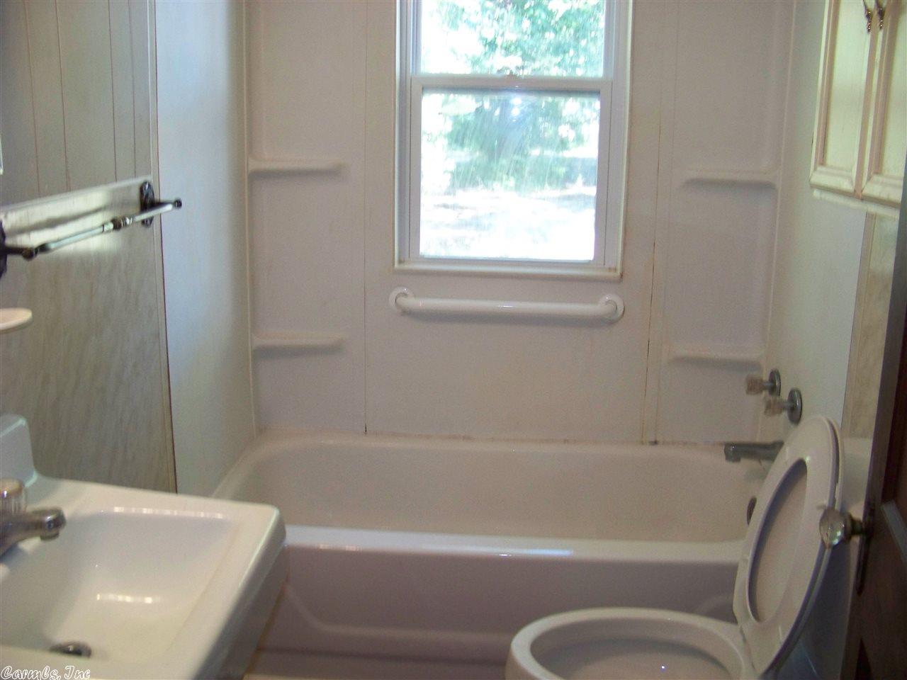 1012 Dyer, Malvern, AR 72104 photo 9