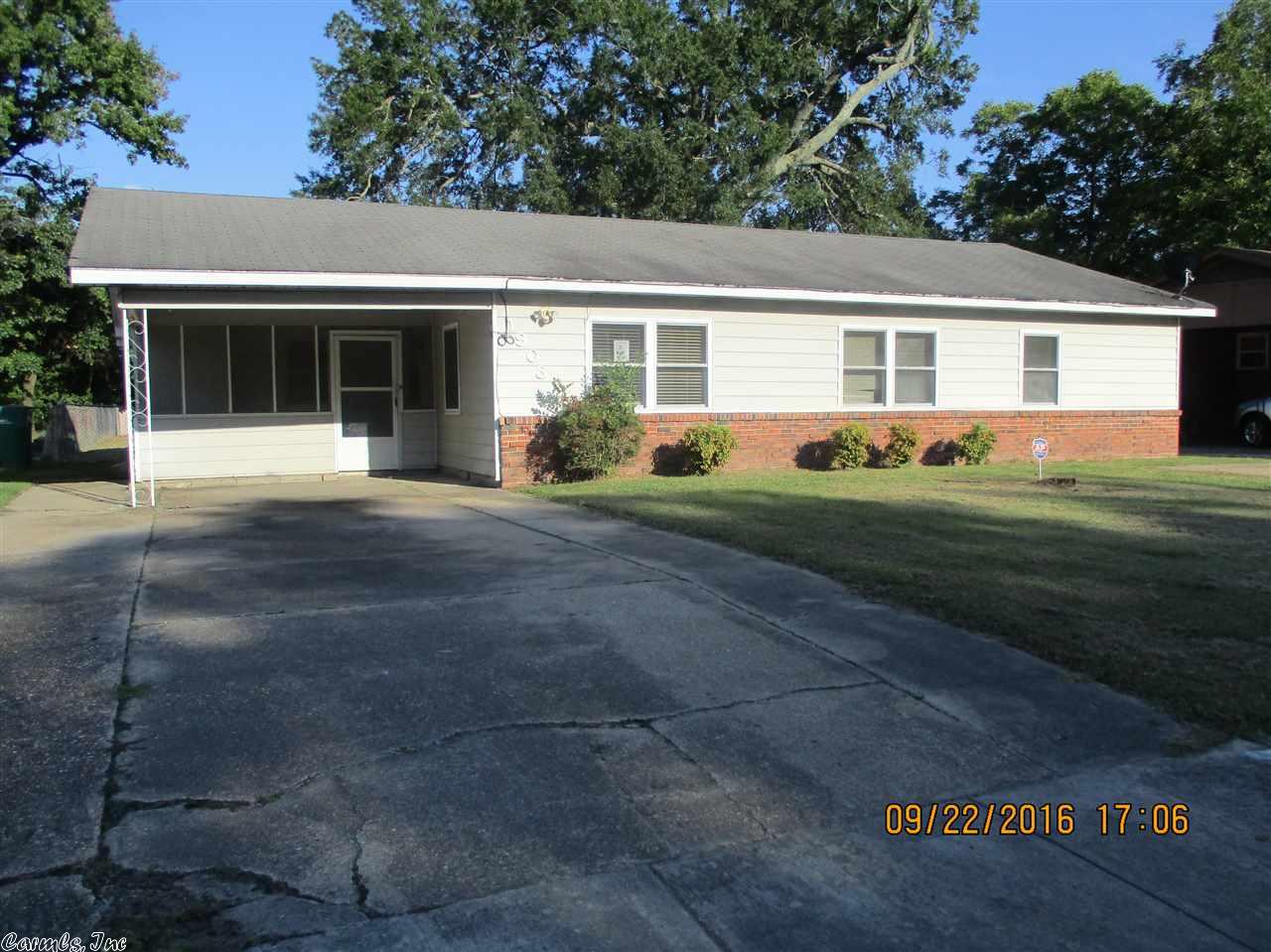 1903 Howard Dr, Pine Bluff, AR 71603 photo 1