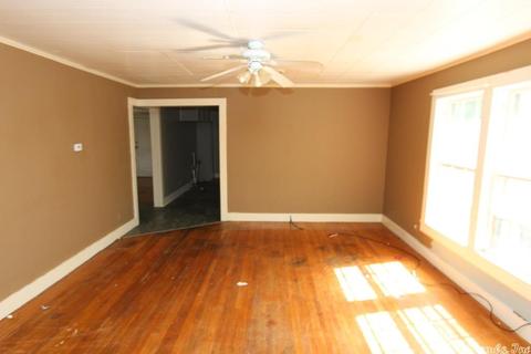 328 Mitchell, Conway, AR 72034 photo 8
